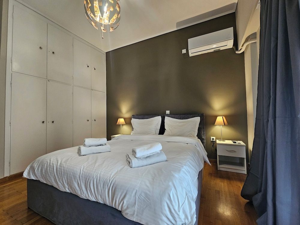 Homely Stay at Acropolis Museum 2