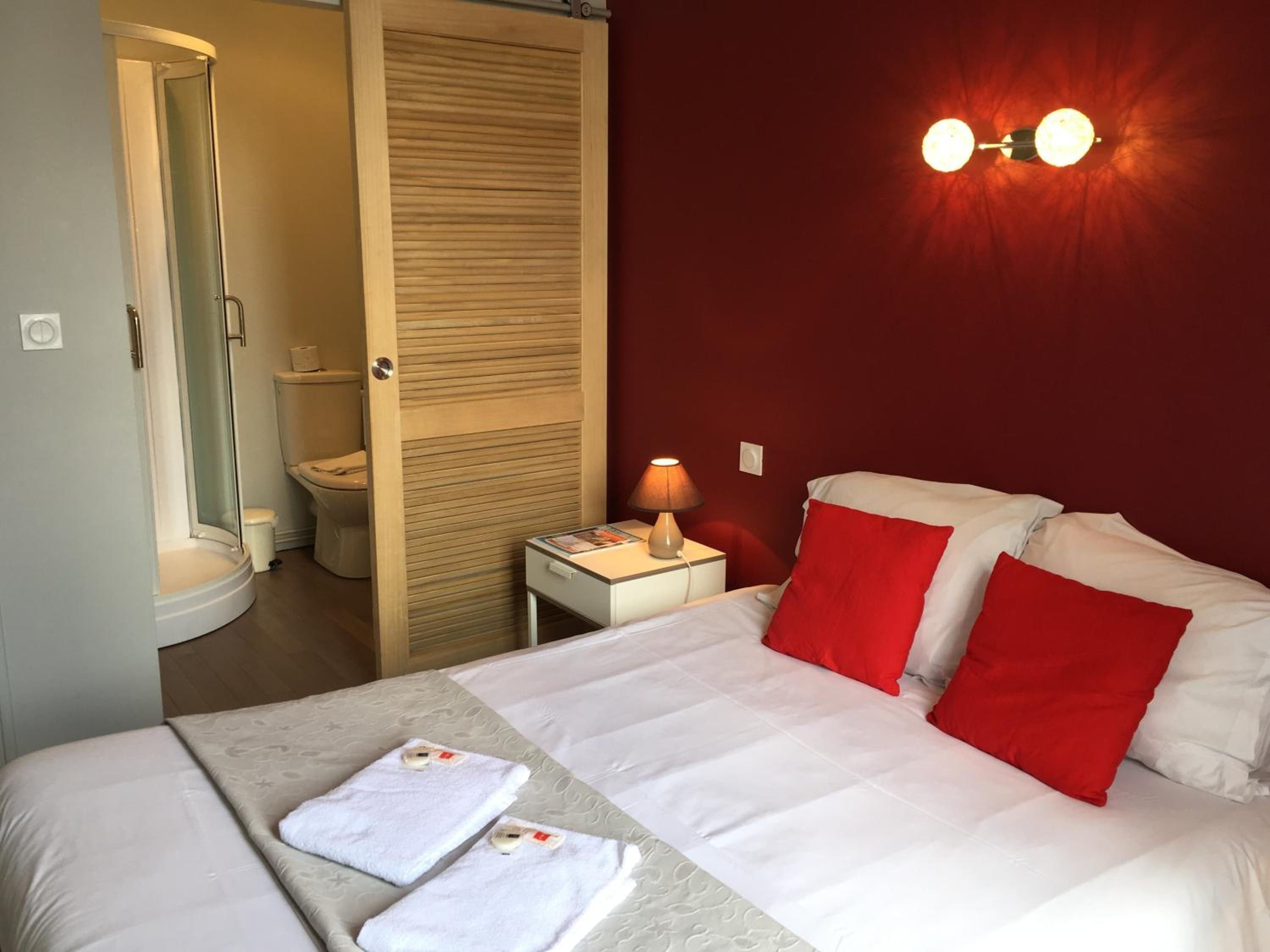 Cafe Hotel du Theatre 1