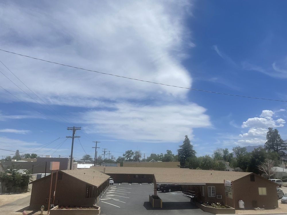Lone Pine Budget Inn 1
