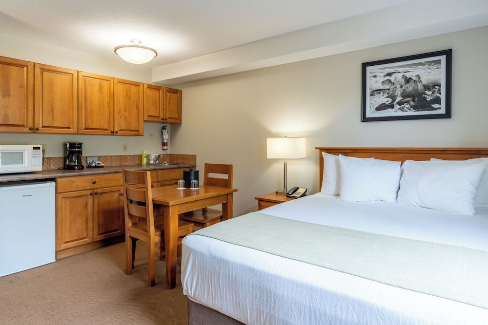 Sundance Lodge 1