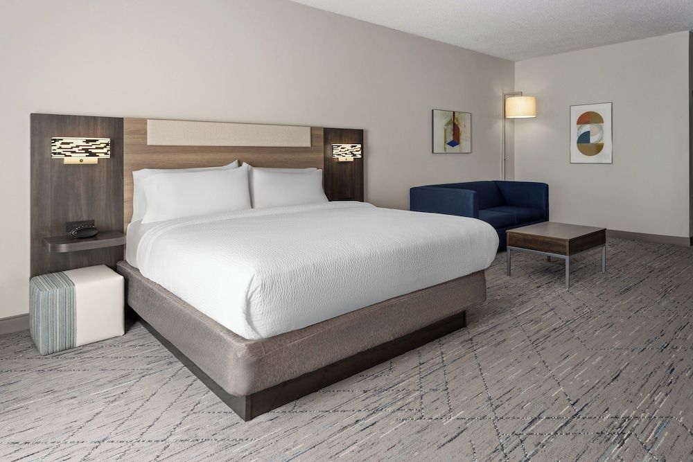 Holiday Inn Express & Suites MERIDEN by IHG 1