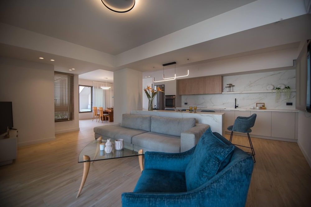Arvacay Luxury Home 1