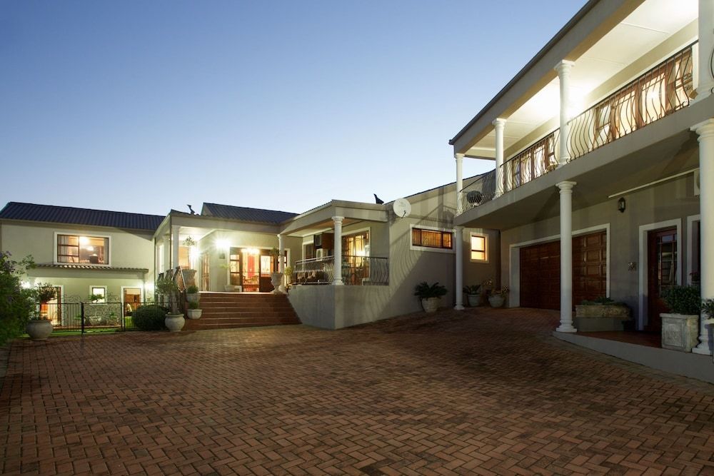 Sea Whisper Guest House 1