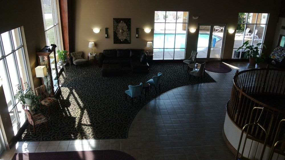Quality Inn & Suites Carthage near Precious Moments Chapel 2