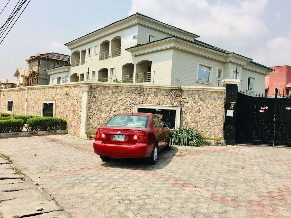 Hymax Grace Hotel and Suites 1