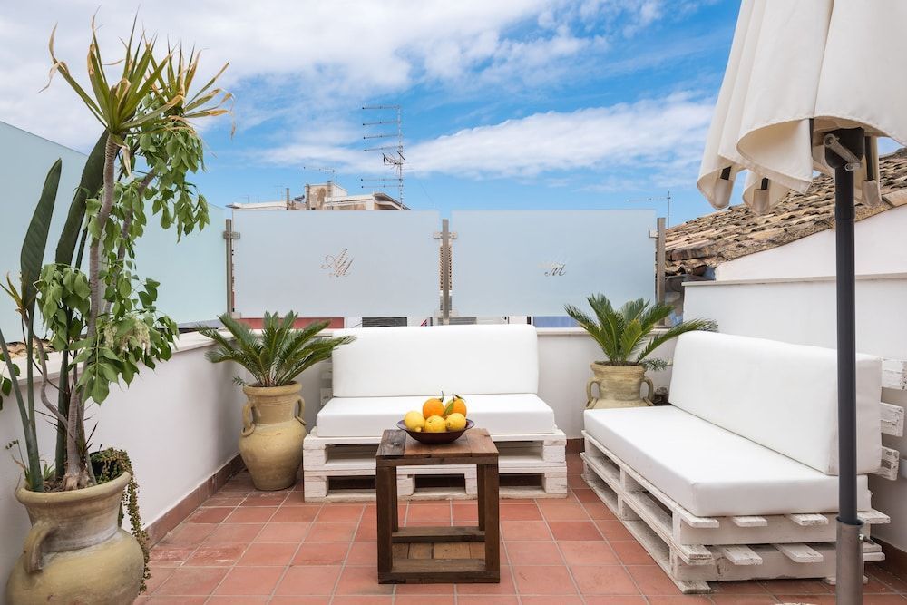 AM Suite with terrace by Wonderful Italy 1