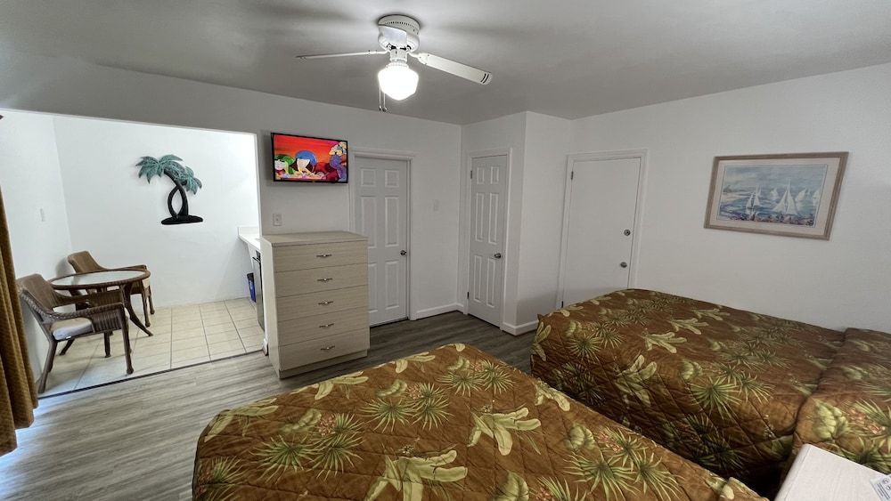Riviera Resort & Suites 1