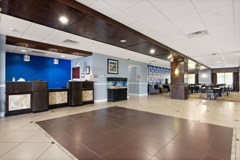 Portland Inn & Suites 2