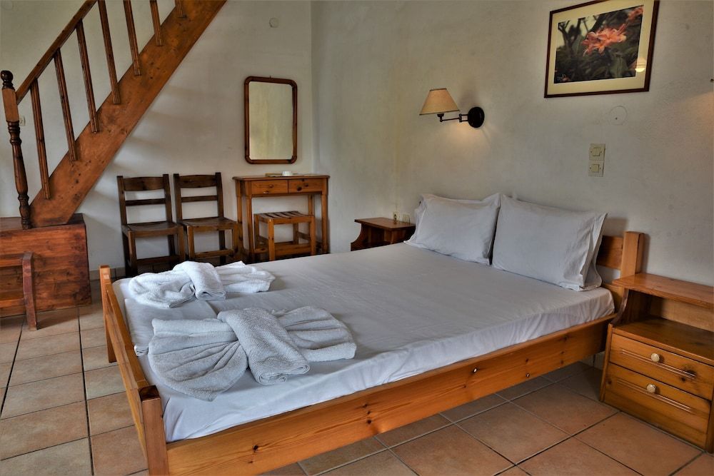 Elpida Hotel 2