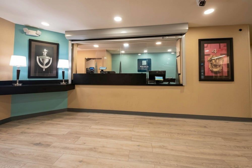 MainStay Suites Chicago Hillside 2