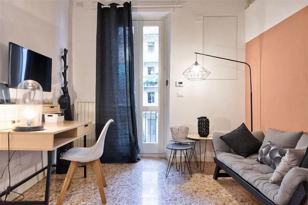 Torino S. Ottavio Chic Style Flat 2