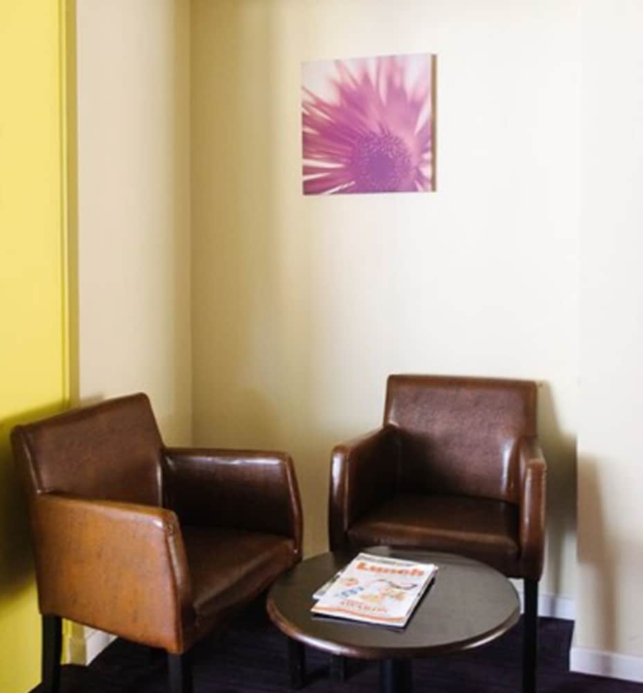 OYO The Luton Hotel 2