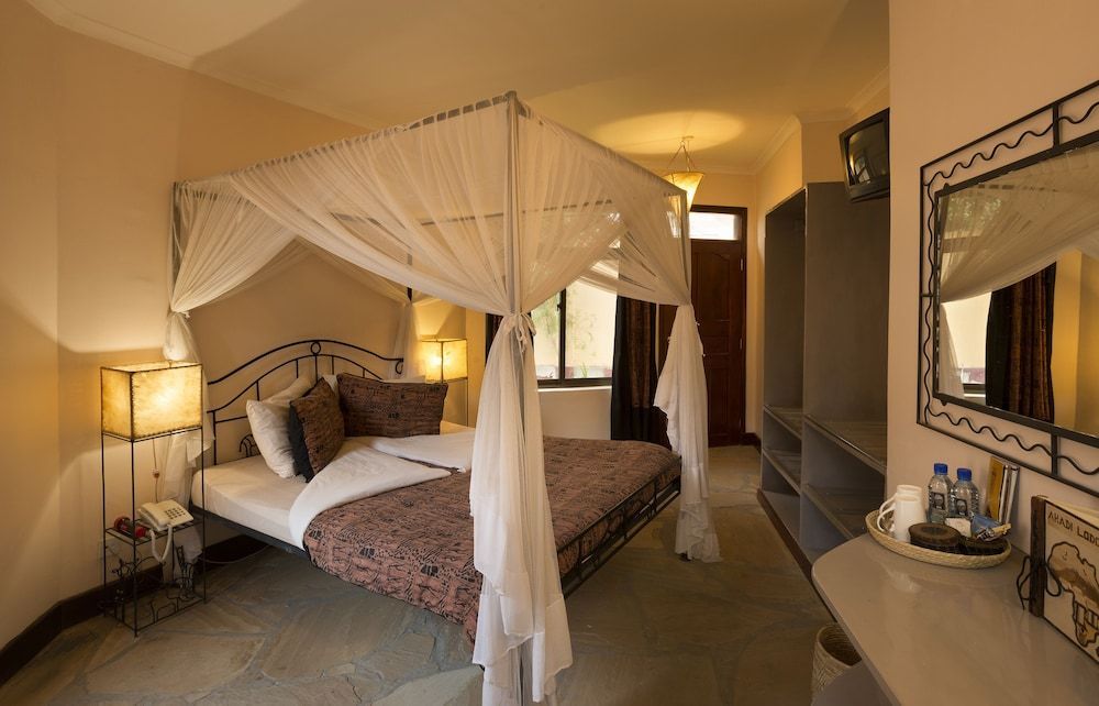 Ahadi Lodge 2