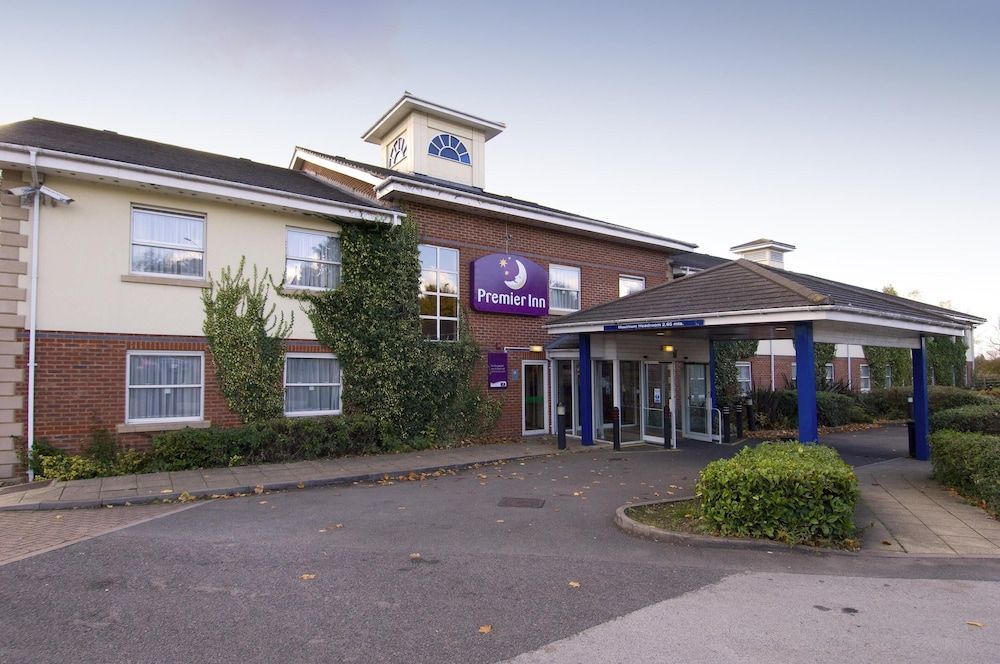 Premier Inn Rugby North - Newbold 1