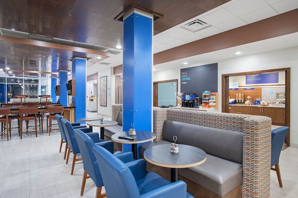Holiday Inn Express & Suites LEXINGTON W - VERSAILLES by IHG 2