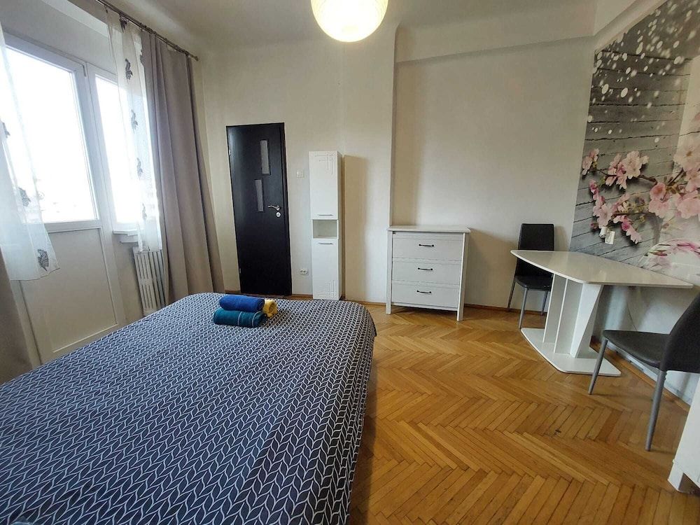 amzei square Apt 1