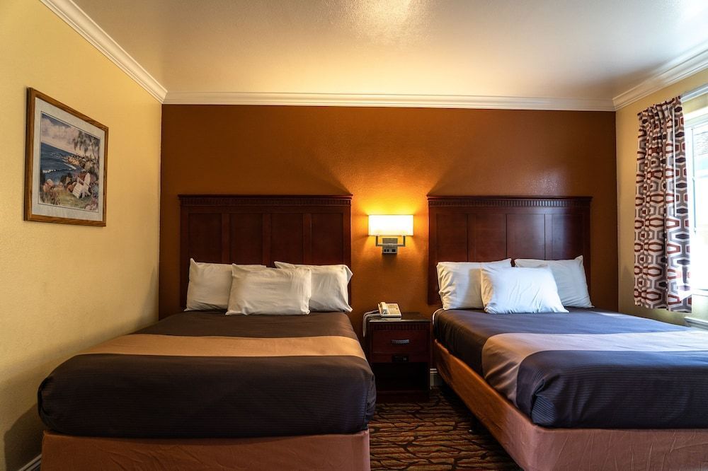 Seaside Inn Monterey 2
