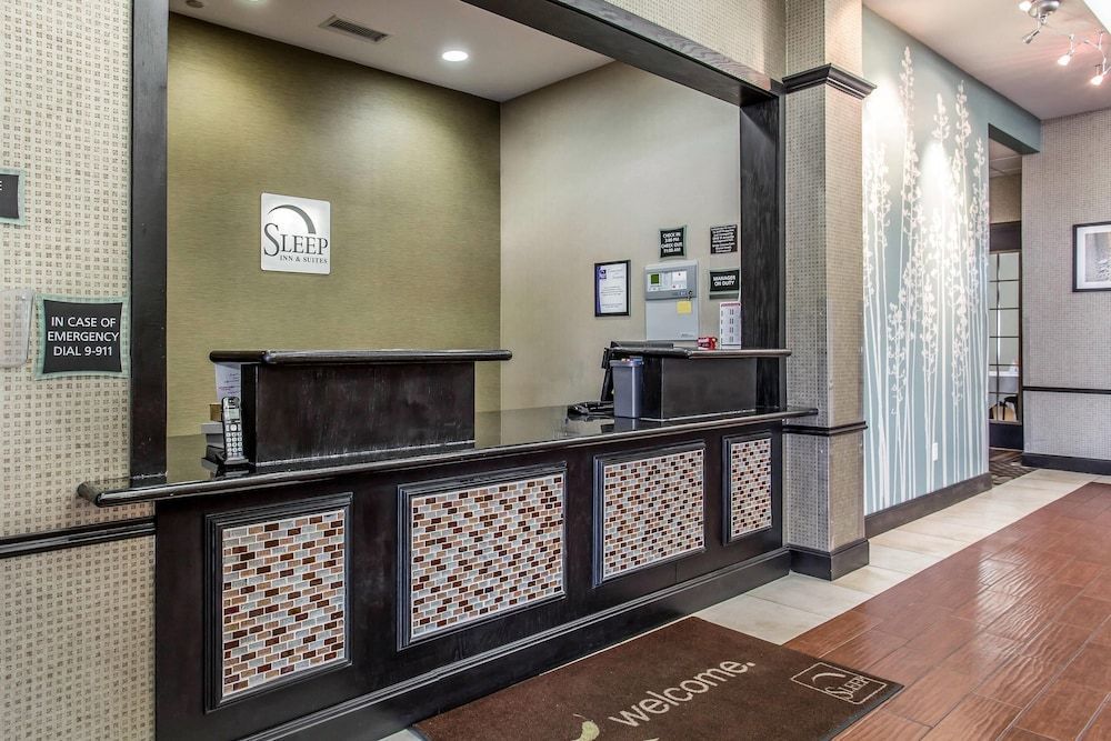Sleep Inn & Suites West Medical Center 2
