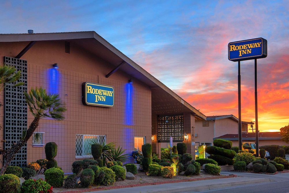 Rodeway Inn Near University-Gateway to Yosemite 1