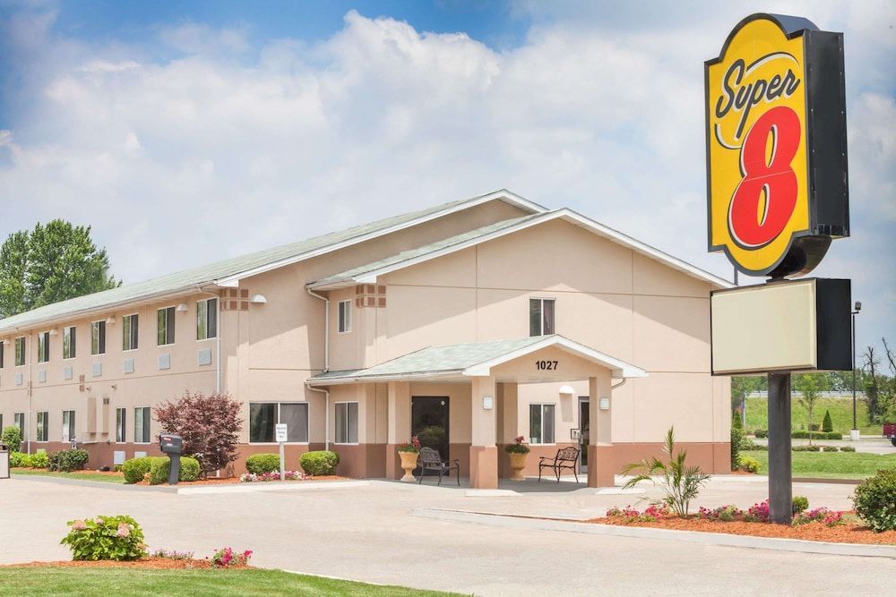 Super 8 by Wyndham Owensboro 1