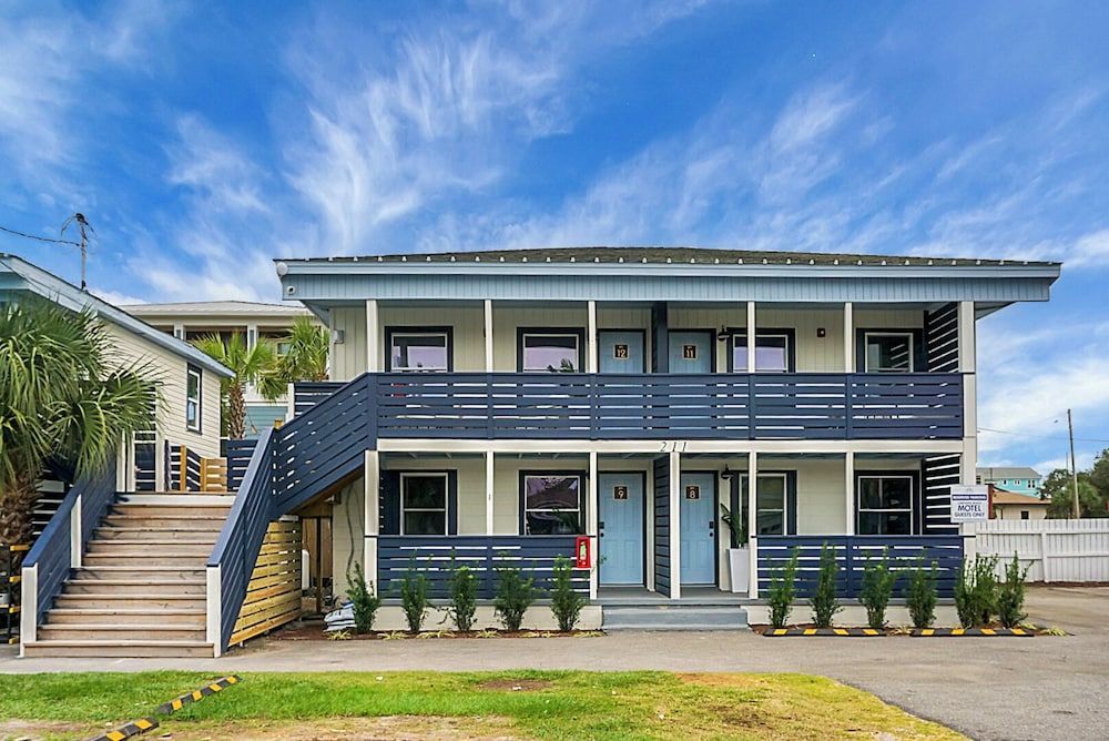 Carolina Beach Motel 1