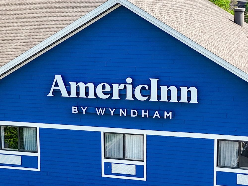 AmericInn by Wyndham Green Bay East 1