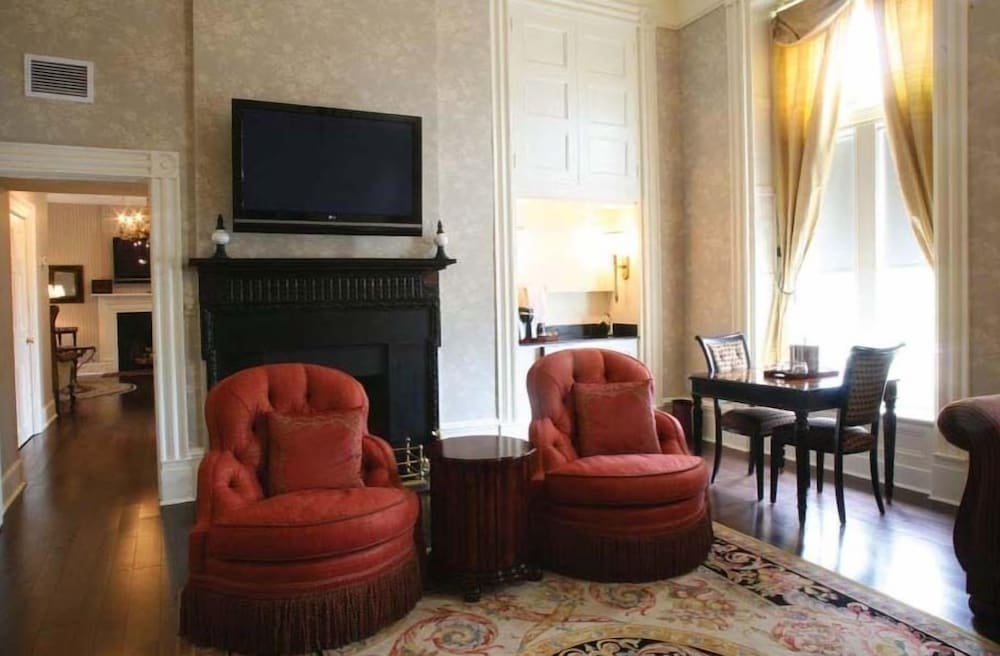 The Martha Washington Inn And Spa 2