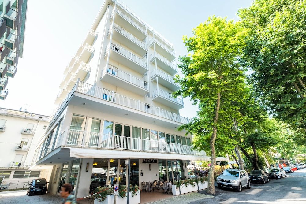 Hotel Aiglon 1