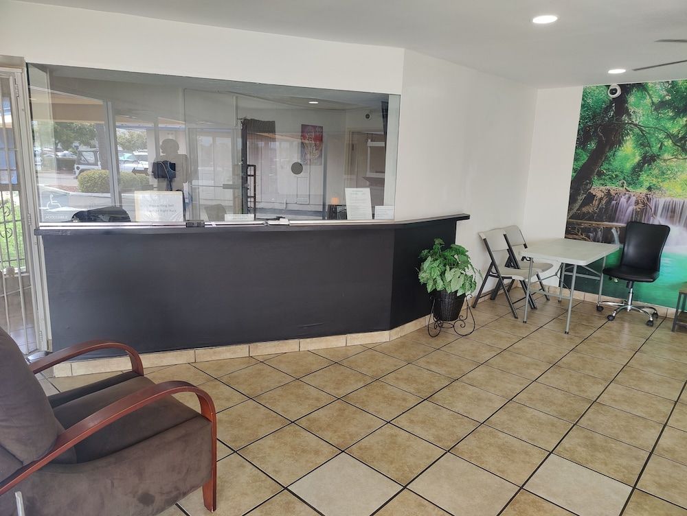 Best Inn & Suites 2