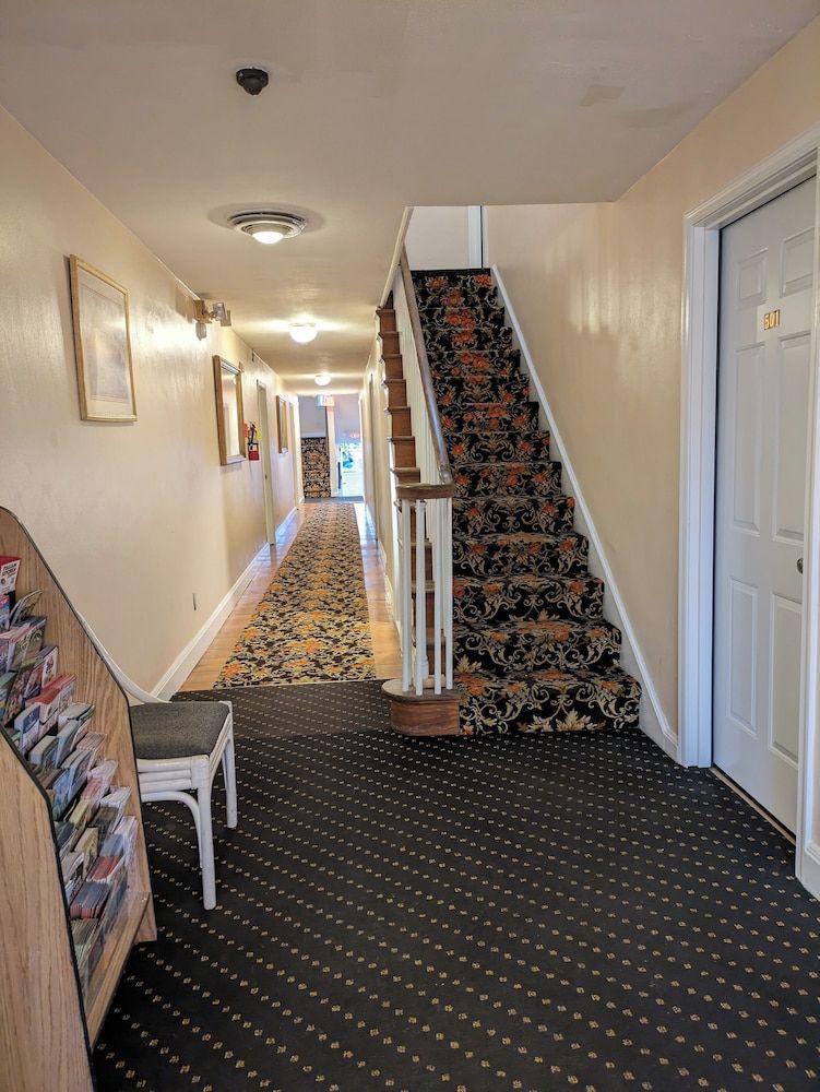 Clarem Happy Days Inn 2