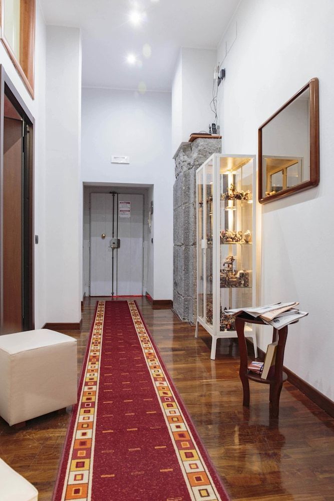Palazzo Carafa della Spina 2