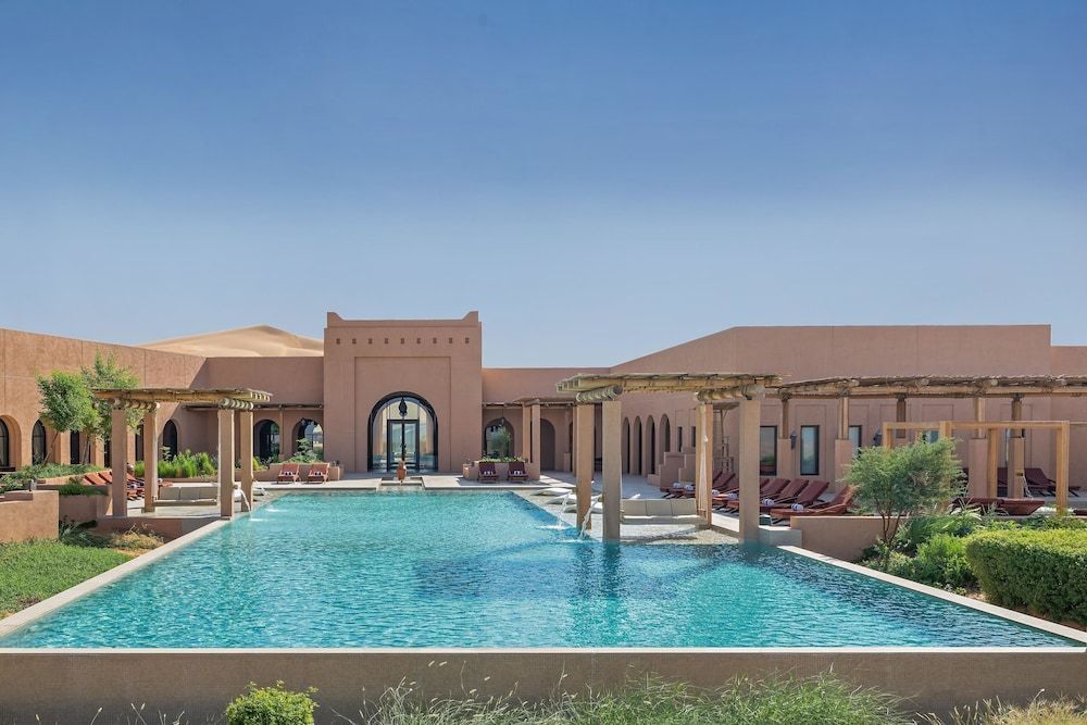 Bab Al Nojoum Bateen Liwa 1
