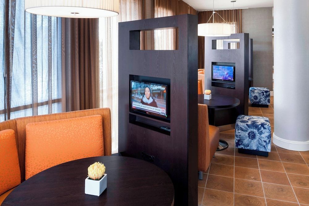 Courtyard by Marriott Houston North/Shenandoah 2
