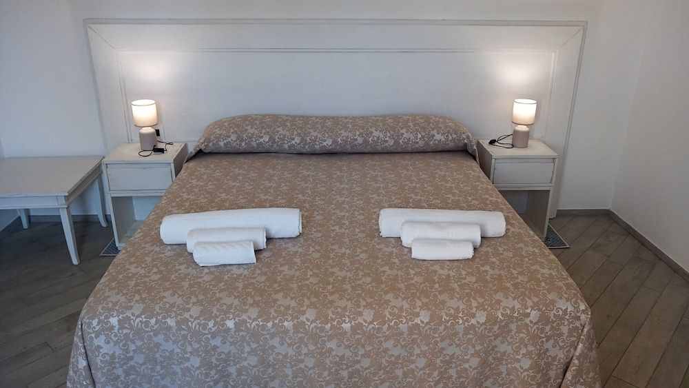 Minissale Farmhouse 2