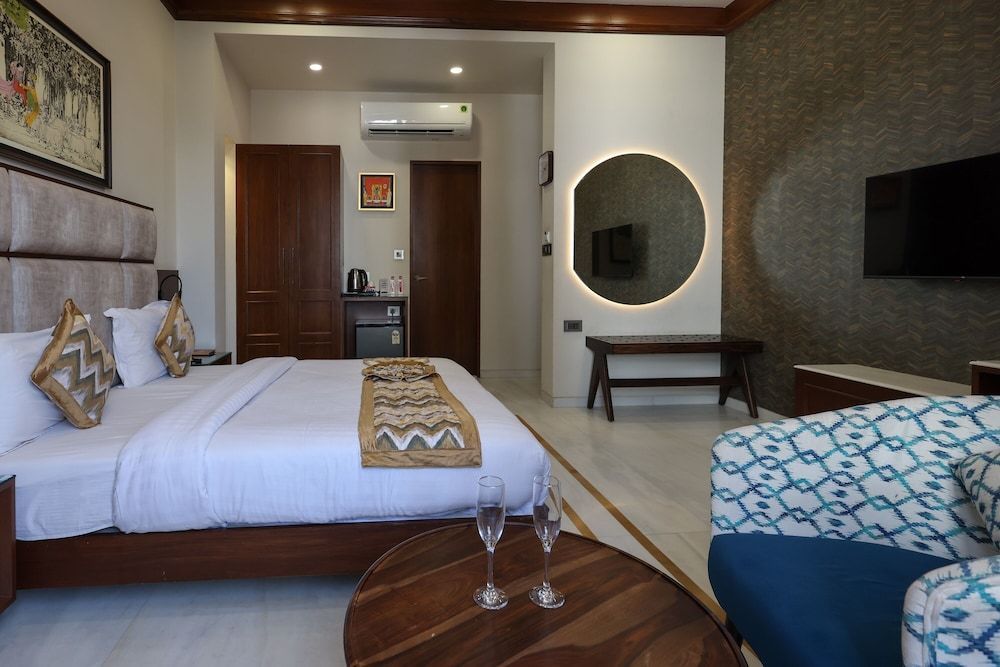 Vrinda Hotel 1