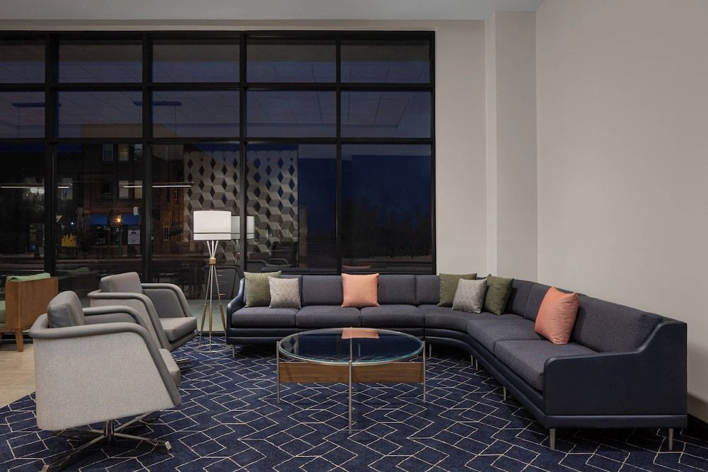 Courtyard by Marriott Lansing Downtown 2