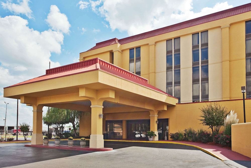 La Quinta by Wyndham Memphis Airport Graceland 1
