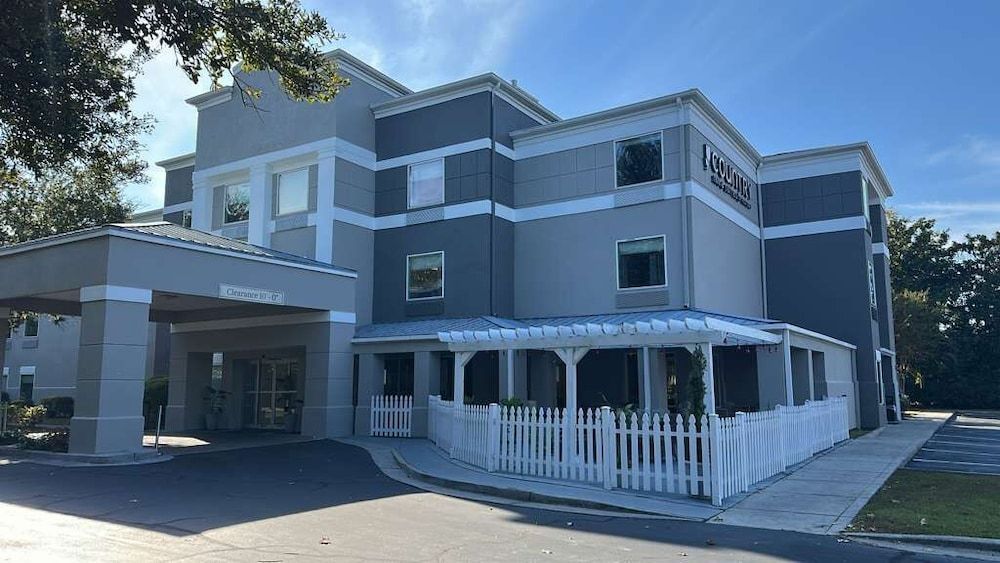 Country Inn & Suites by Radisson, Savannah Southside 1