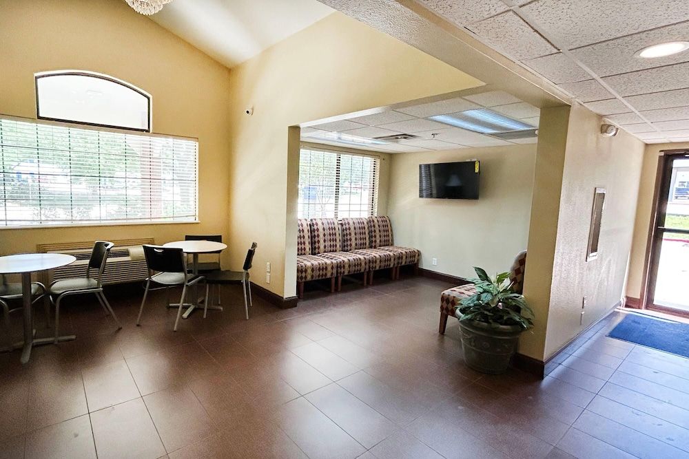 Travelodge by Wyndham Arlington/Dallas Area 2