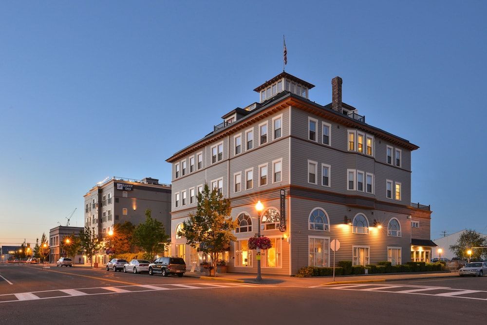 Majestic Inn and Spa 1