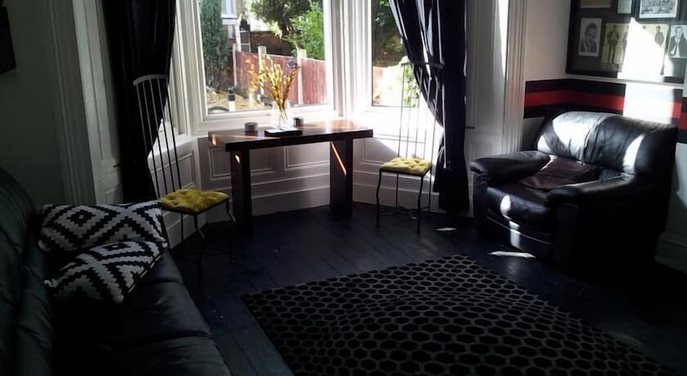 Stanley Park Hotel 2
