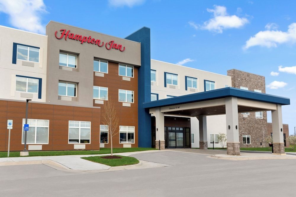 Hampton Inn Saline 1