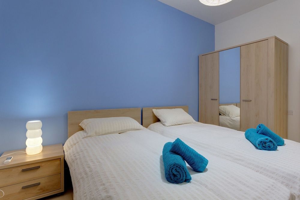 Luxury Apartment, Prime Location in St Julians 2
