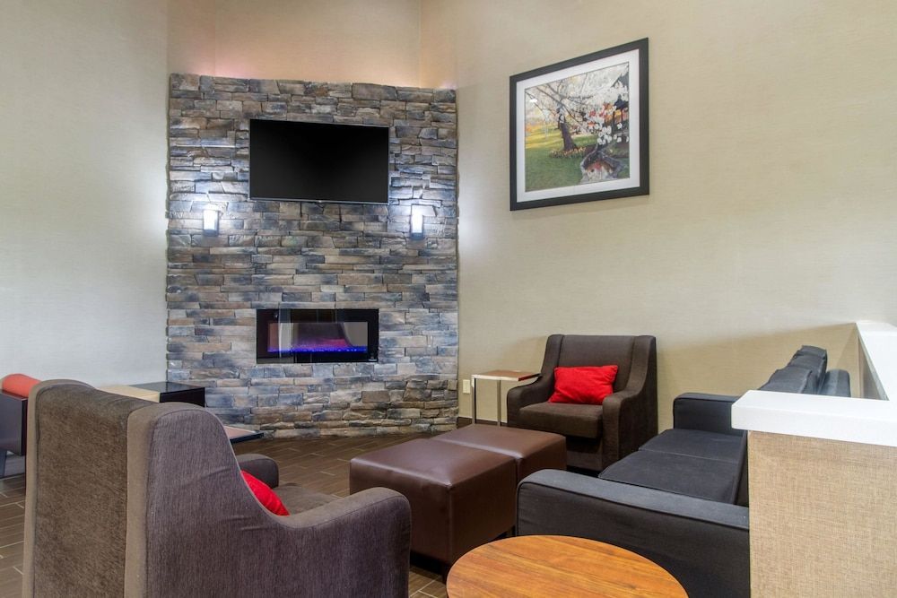 Comfort Suites Danville 2