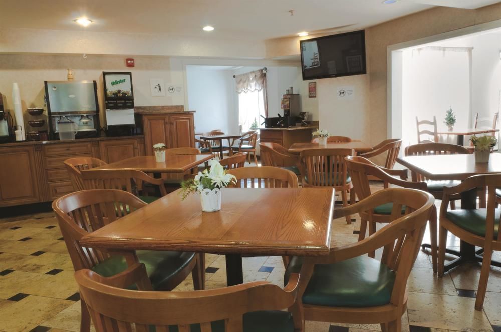 La Quinta Inn & Suites by Wyndham Minneapolis Northwest 2