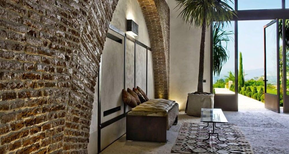 Delser Verona Manor House 2