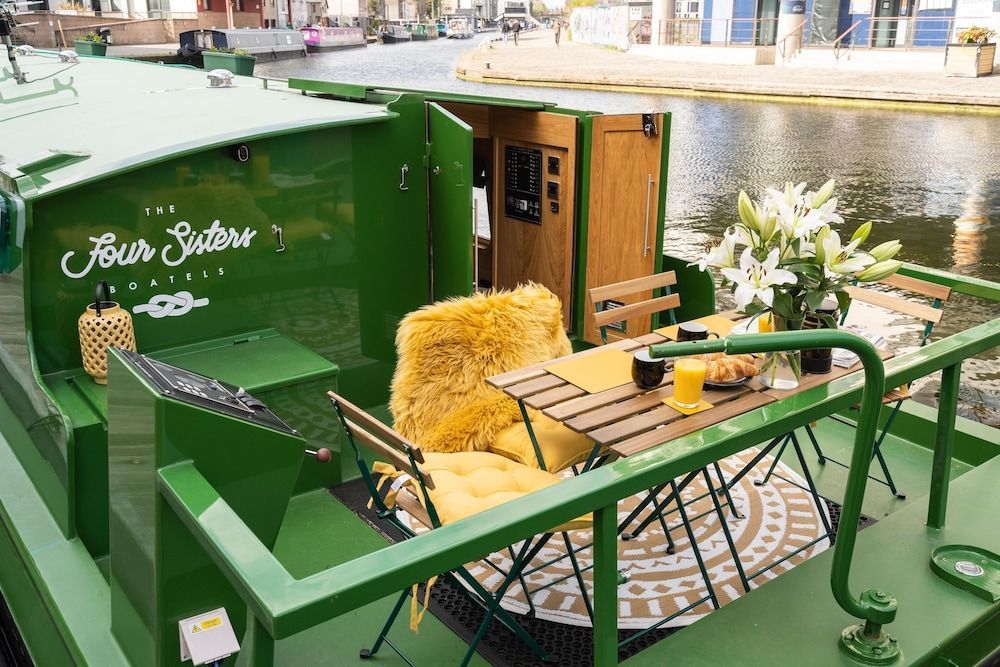 Edinburgh - Houseboats 1