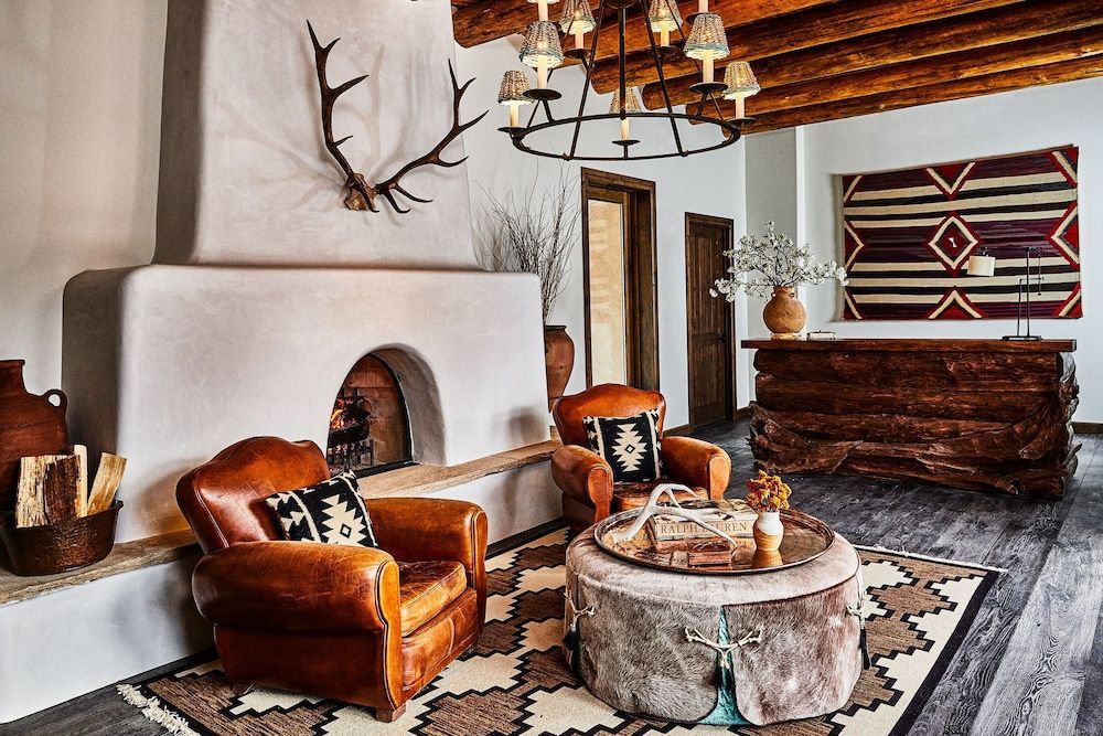Bishop's Lodge, Auberge Collection 1