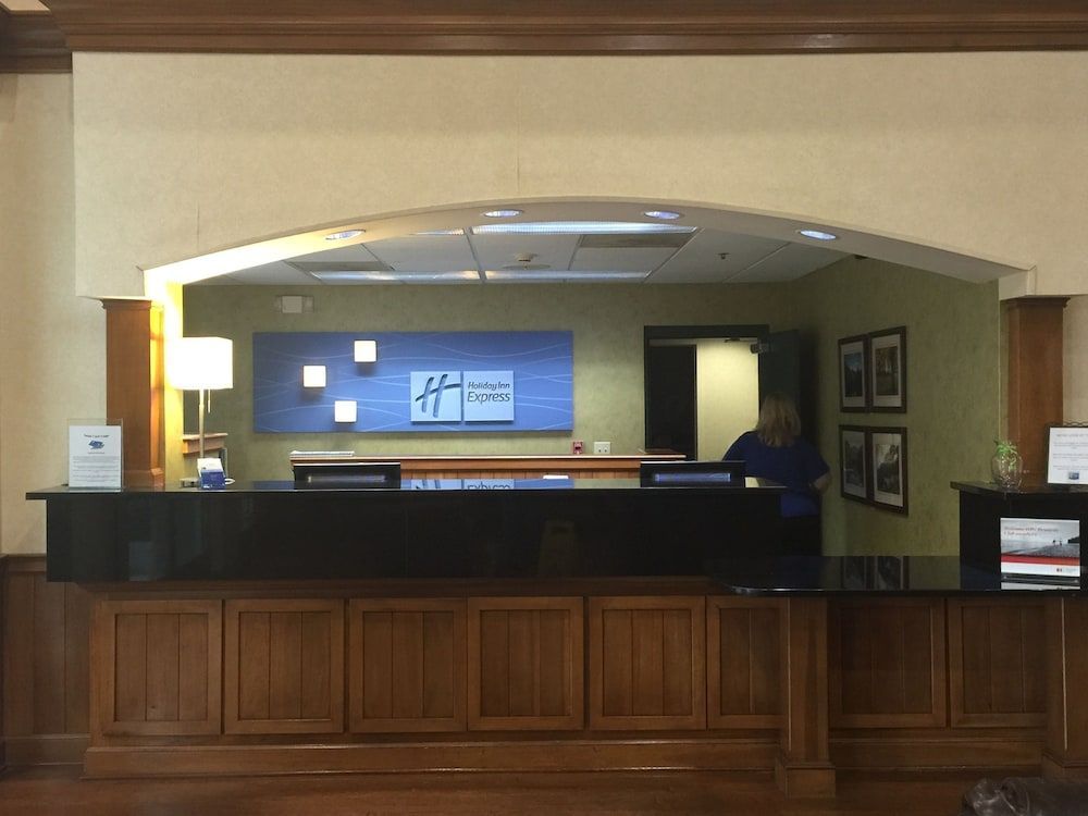 Holiday Inn Express & Suites CONOVER (HICKORY AREA) by IHG 2