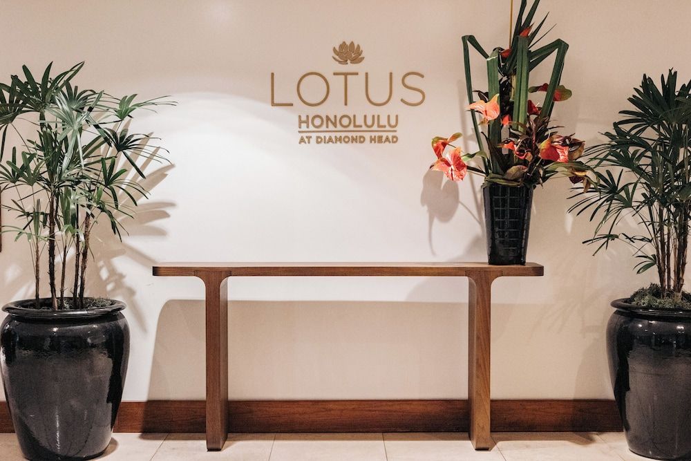 Lotus Honolulu at Diamond Head 2